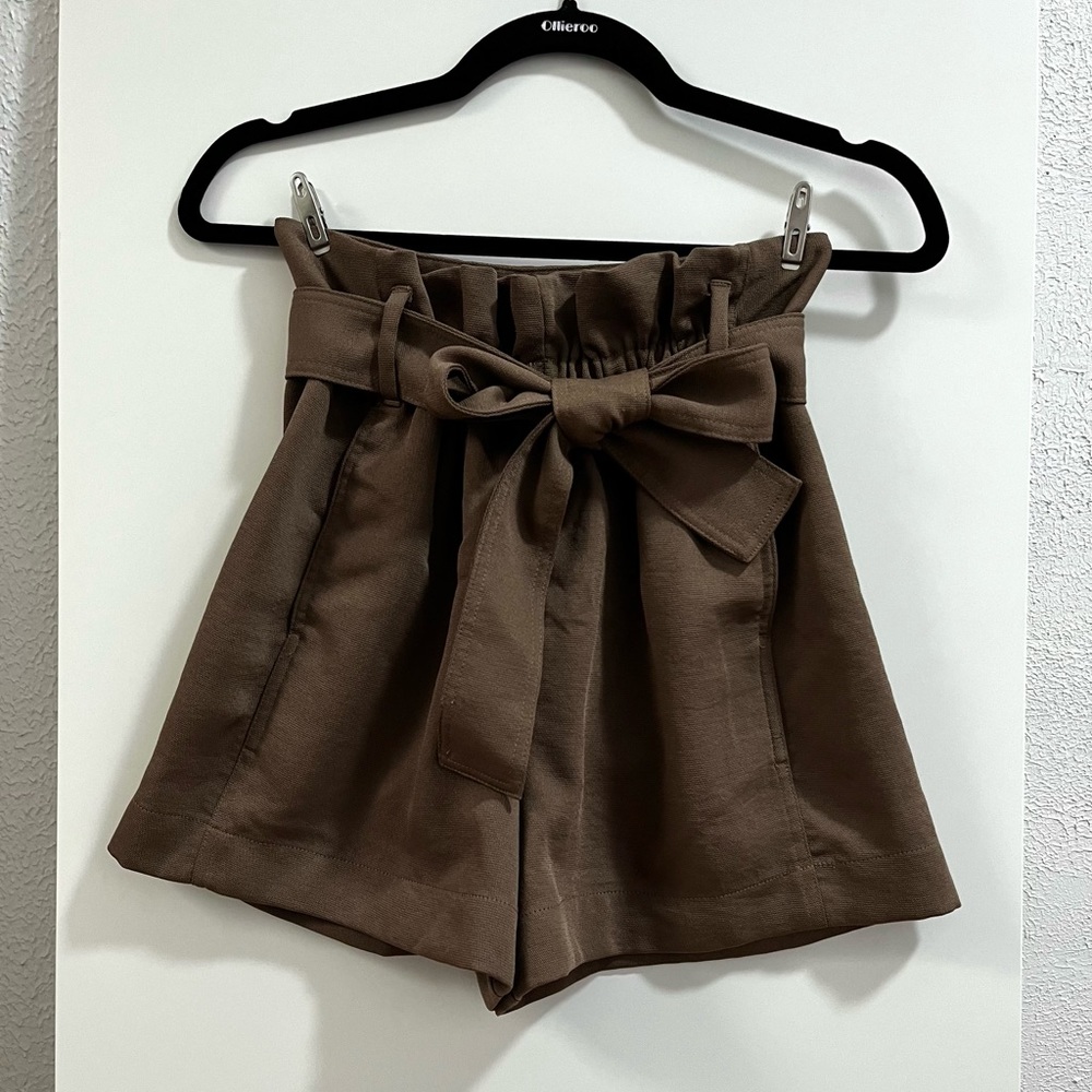 Aritzia Wilfred Paperbag Shorts